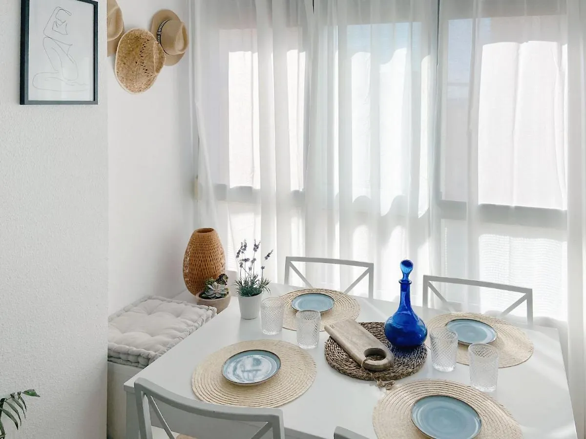 Apartament Ampolla Port 安波拉 0*,